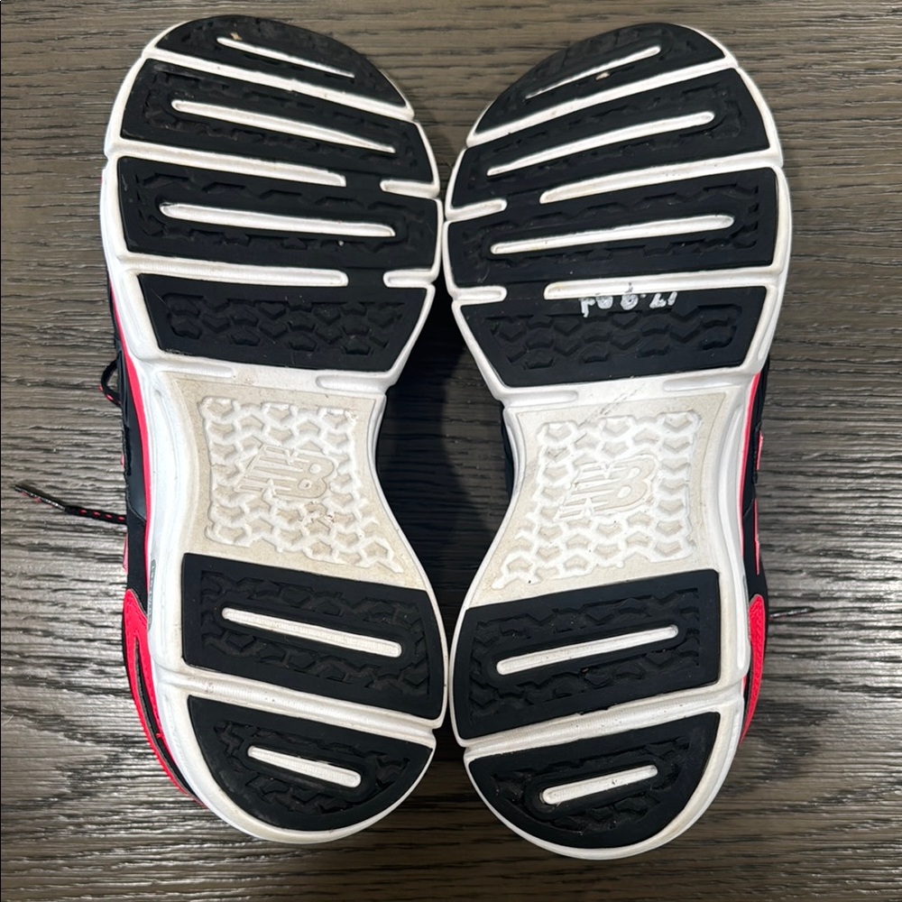 New Balance 813 Women’s Cardio Comfort Sneakers - Picture 8 of 8